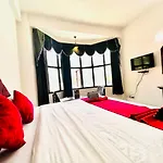 Hotel Hadimba - A Mountain View With Parking , Manali